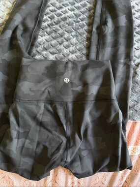 Lululemon Black Camo Align High-Rise Leggings Size 2